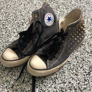Hi-top studded converse